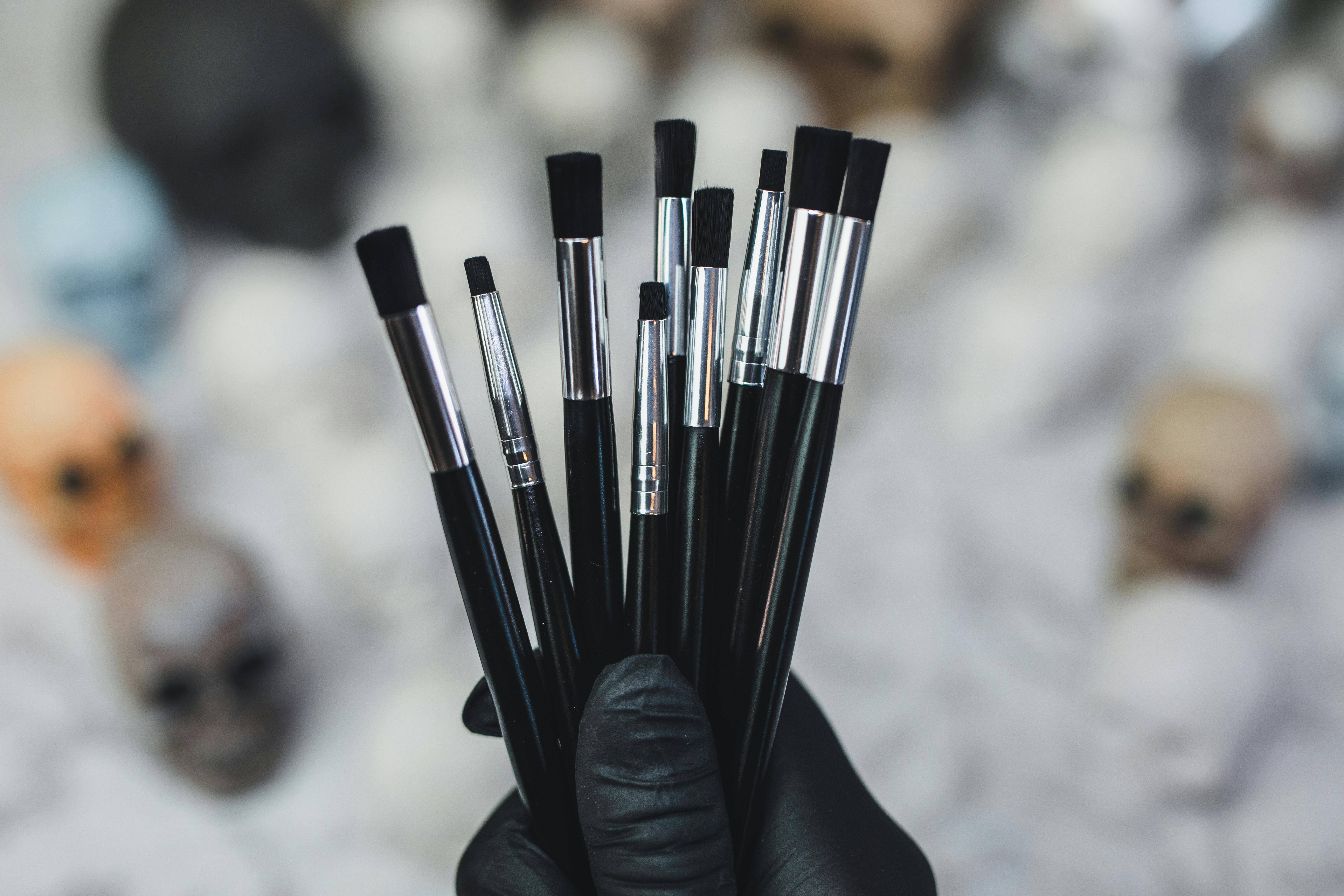 Get Ready for Maxton Black Miniature Paint Brush Sets